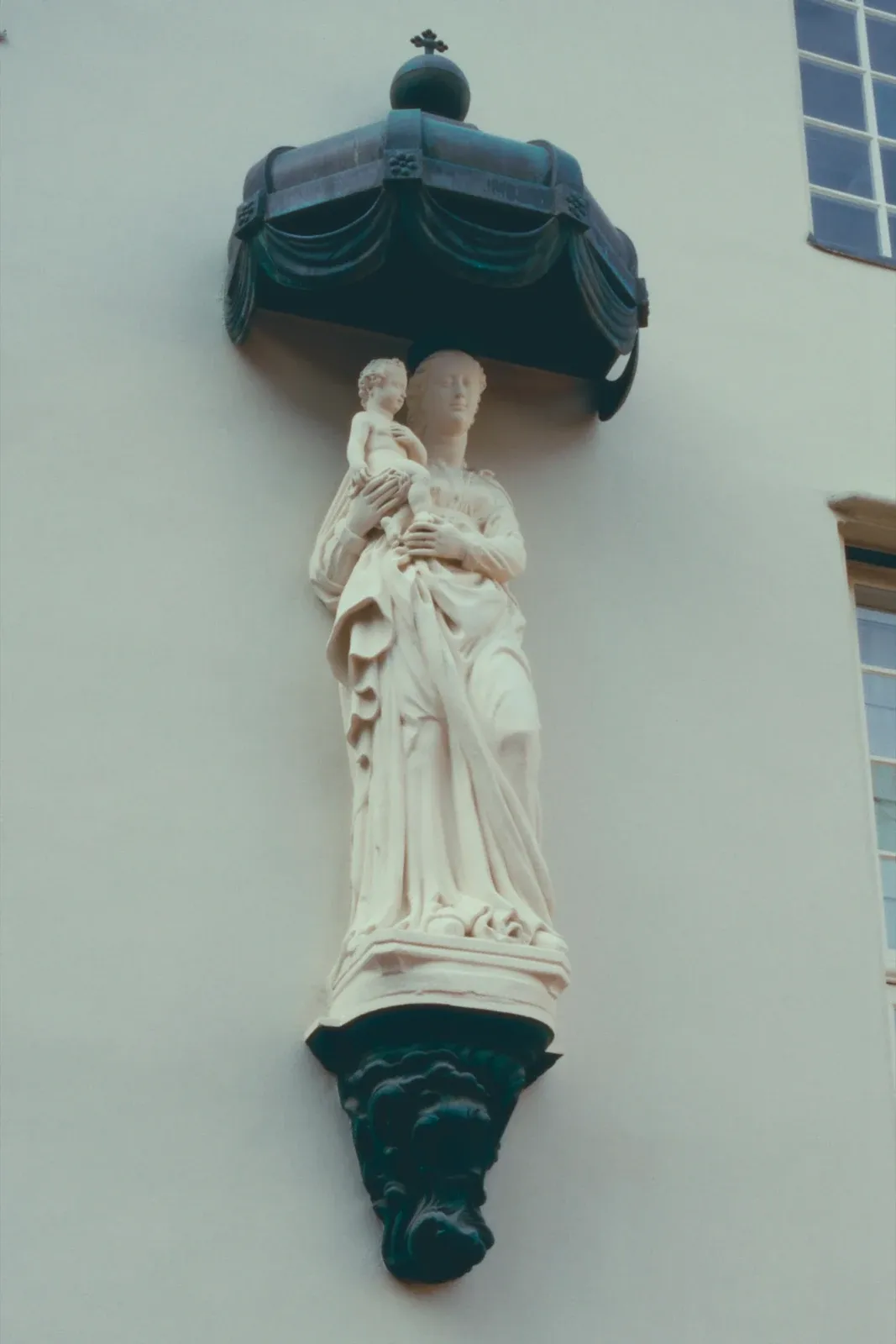 The Madonna Statue in the Hofkamer